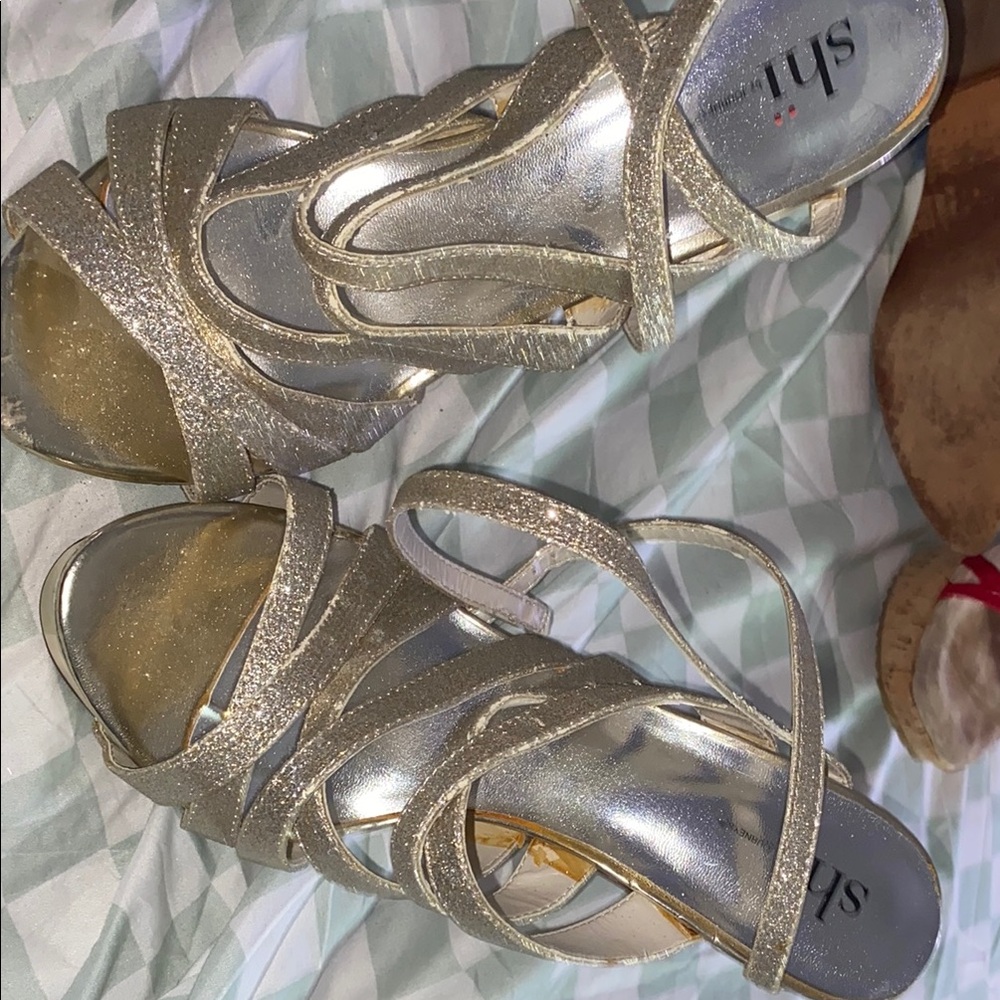 Shi by JOURNEYS Gold Heels with Glamorous Straps